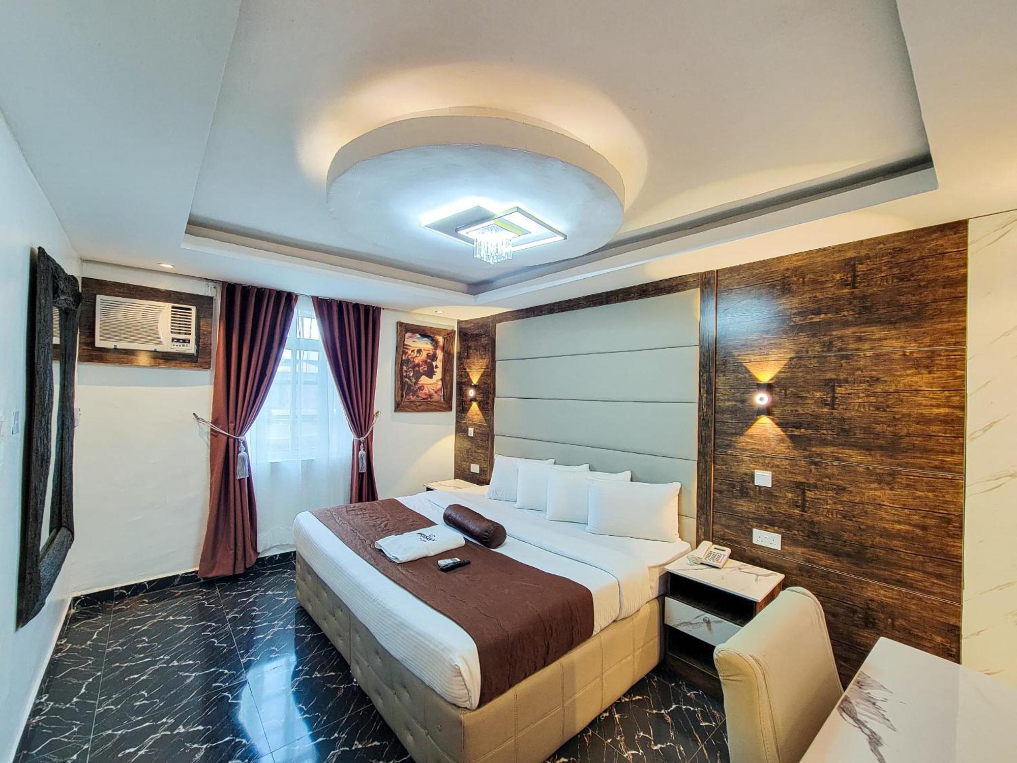Presken K-One Hotel Икеджа Екстериор снимка